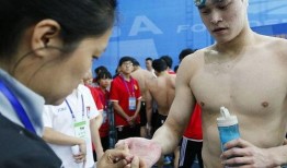 外媒爆料孙杨最新,外媒揭秘游泳健将的复出之路